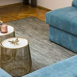 Square Apartment - Loftaffair